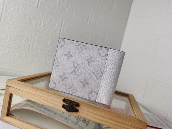 LVコピーウォレット背面デザイン